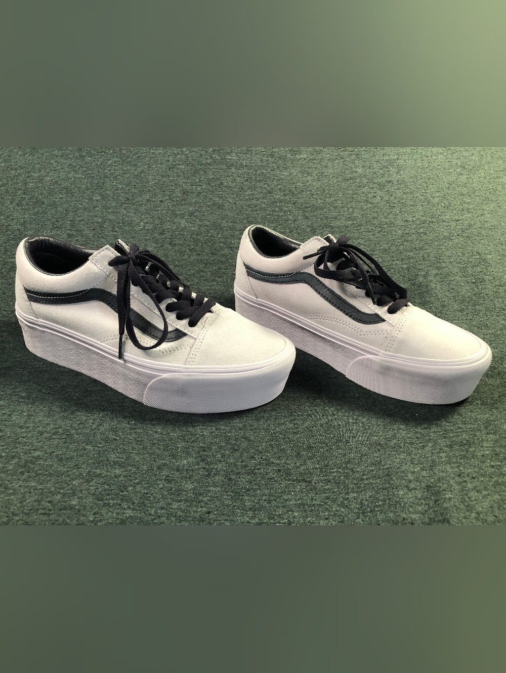 Vans Lavendar Low-Top Platform Sneakers with Black Accent Brand New